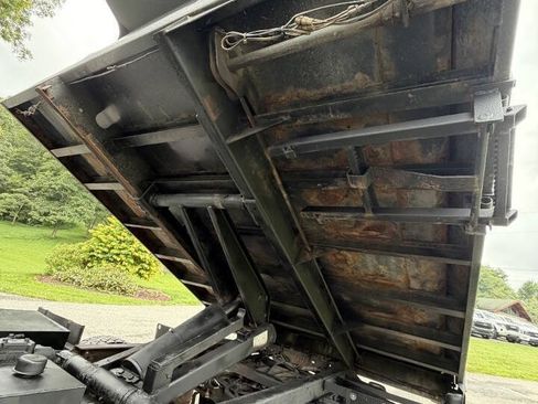 Used 2019 Ford F550 4x4 Regular Cab Super Duty image 16