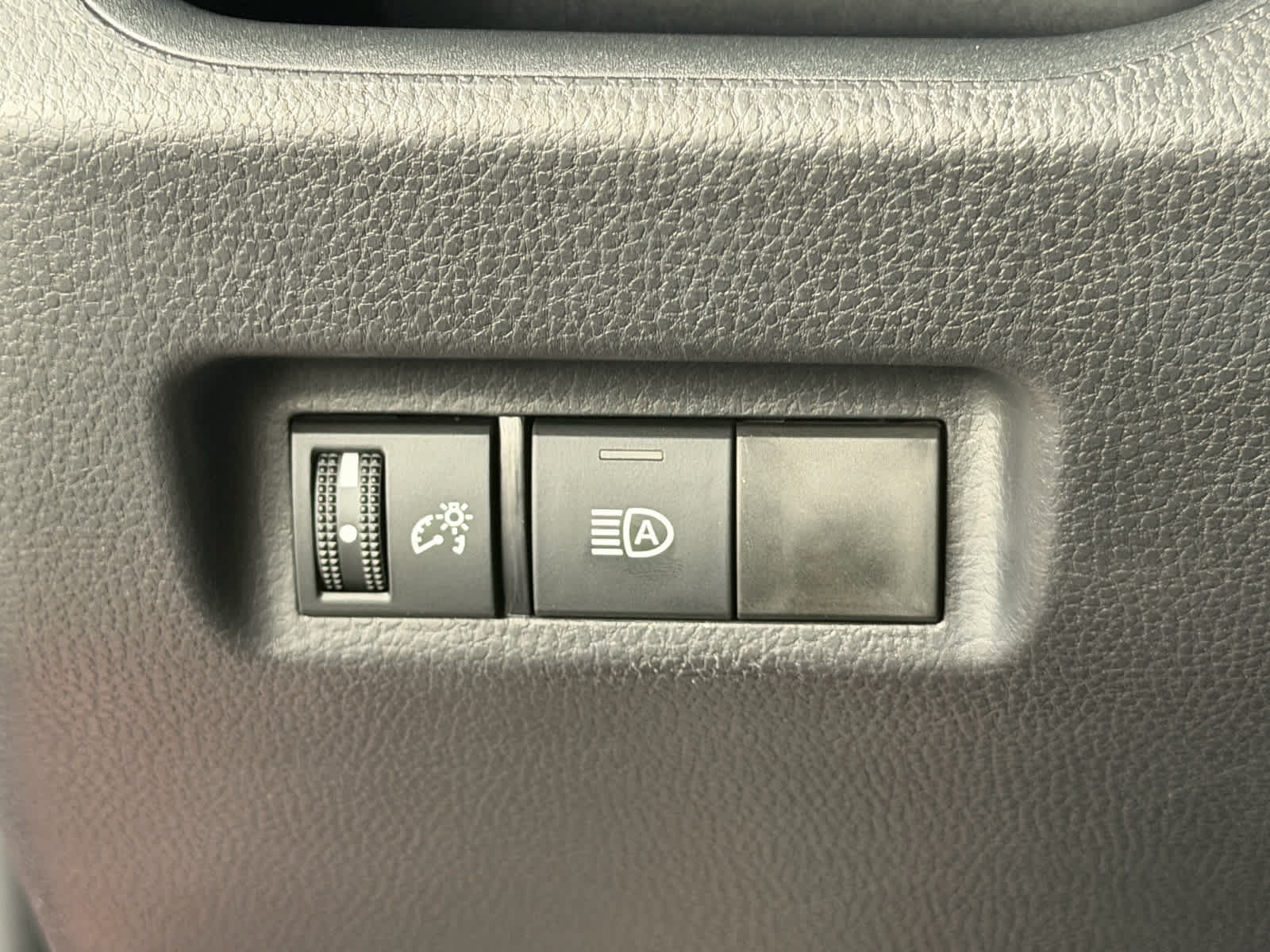 Used 2025 Toyota RAV4 LE AWD/4WD image 26