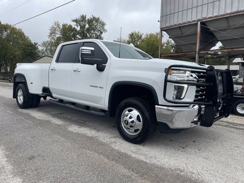 Used 2022 Chevrolet Silverado 3500 LTZ image 9