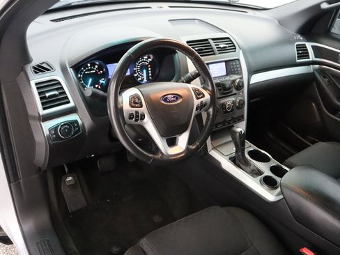 Used 2014 Ford Explorer XLT FWD image 13