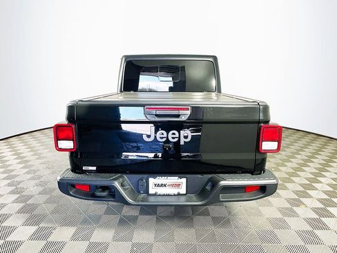 Used 2021 Jeep Gladiator Sport w/ Quick Order Package 24Q 80Th AWD/4WD image 9