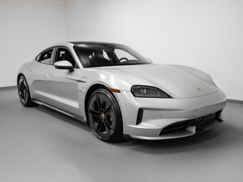 New 2025 Porsche Taycan image 10