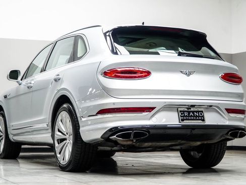 Used 2021 Bentley Bentayga image 11