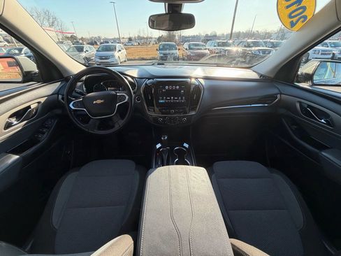 Used 2018 Chevrolet Traverse LT image 15