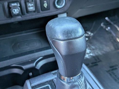 Used 2018 Toyota Tacoma TRD Sport RWD image 12