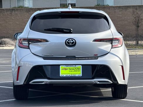 Used 2020 Toyota Corolla Hatchback image 11