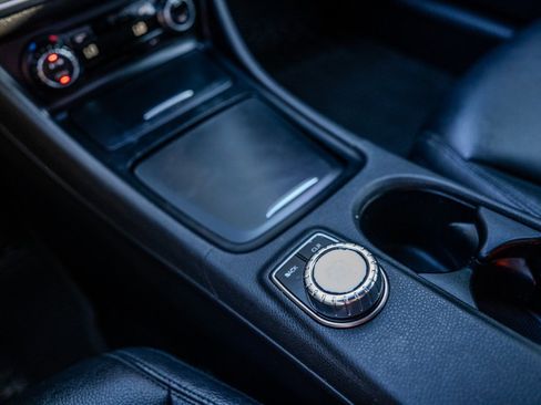 Used 2014 Mercedes-Benz CLA 250 image 22