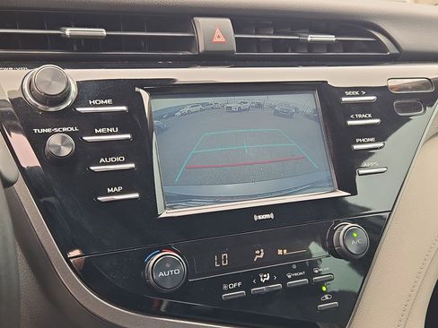 Used 2020 Toyota Camry SE w/ Carpet Mat Package FWD image 23