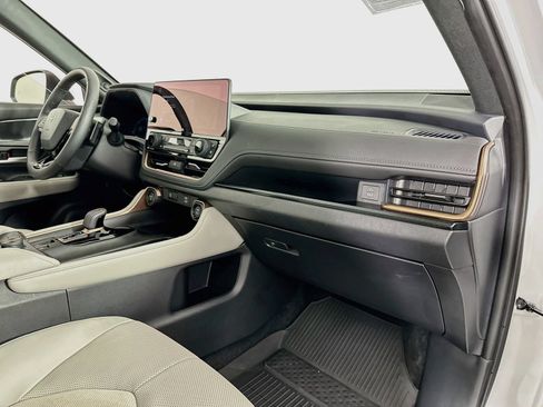 Certified 2026 Toyota Grand Highlander AWD Hybrid image 32