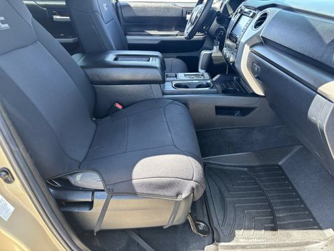 Used 2019 Toyota Tundra SR5 w/ SR5 Convenience Package RWD image 11