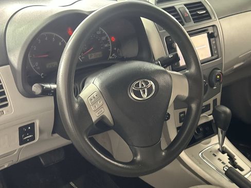 Used 2013 Toyota Corolla LE FWD image 14