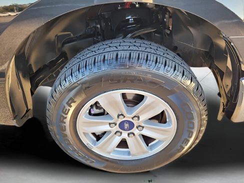 Used 2016 Ford F150 XLT image 31