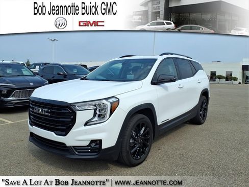 Used 2024 GMC Terrain SLT w/ Tech Package AWD/4WD image 1