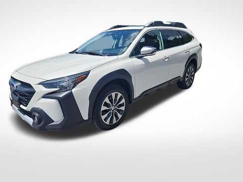 Used 2024 Subaru Outback Touring AWD/4WD image 2