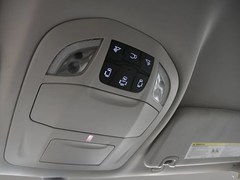 Used 2023 Chrysler Voyager LX FWD image 28