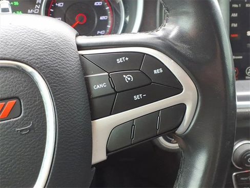 Used 2017 Dodge Charger SXT image 23