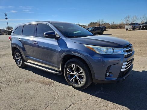 Used 2019 Toyota Highlander LE image 10