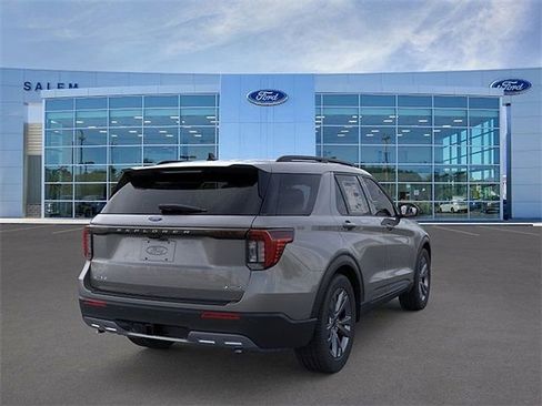 New 2026 Ford Explorer Active w/ Active Comfort Package image 8