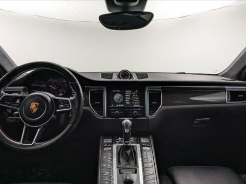 Used 2016 Porsche Macan Turbo image 27