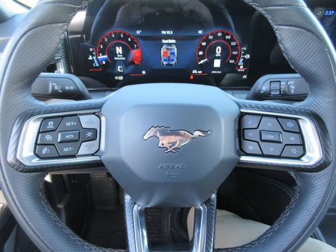 Used 2025 Ford Mustang GT Premium image 18