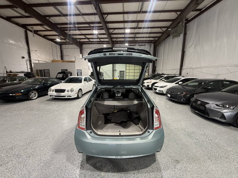 Used 2015 Toyota Prius Four FWD image 9