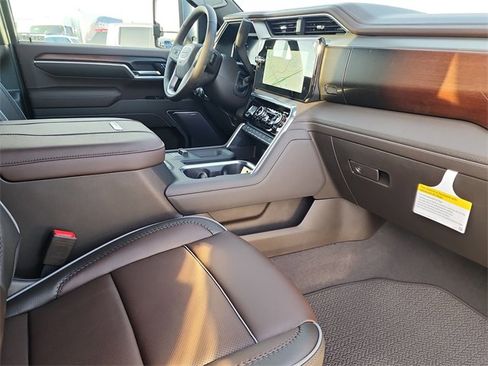 New 2026 GMC Sierra 2500 Denali w/ Denali Reserve Package image 18