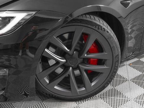 Used 2025 Tesla Model S Plaid AWD/4WD image 37