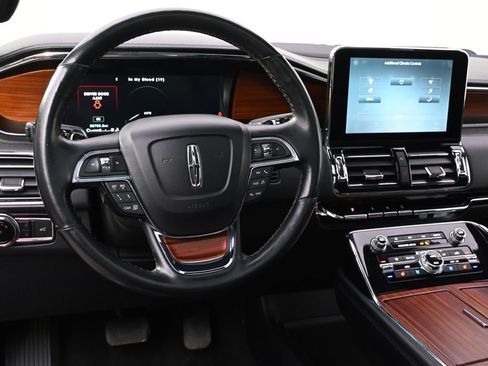 Used 2018 Lincoln Navigator Reserve w/ Technology Package image 11