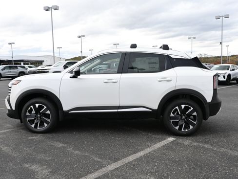 New 2026 Nissan Kicks SV w/ SV Premium Package image 5
