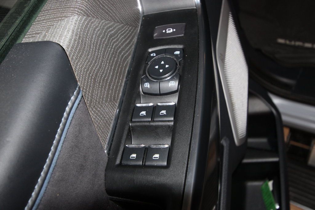 Used 2025 Ford F350 Platinum AWD/4WD image 6