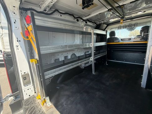 Used 2020 Ford Transit 250 Low Roof RWD image 15