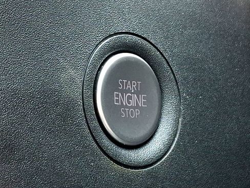 Certified 2025 Volkswagen ID.4 Pro S RWD image 21