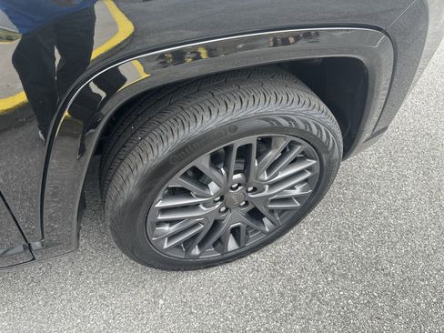 Used 2023 Jeep Compass Limited image 30