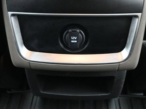 Used 2025 Kia Carnival EX FWD image 30