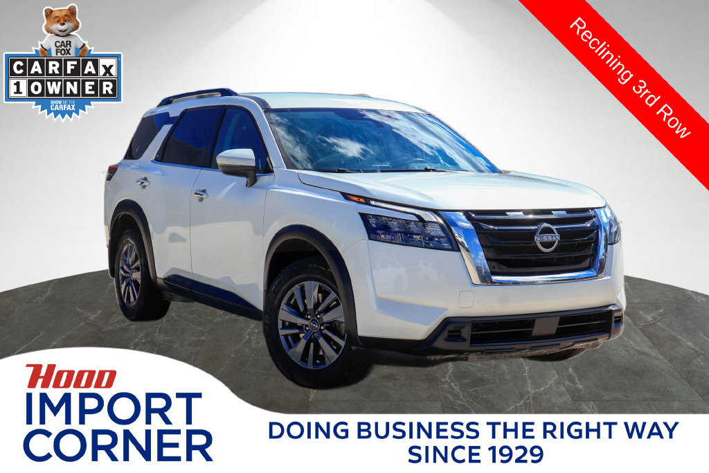 Used 2024 Nissan Pathfinder SV FWD image 1