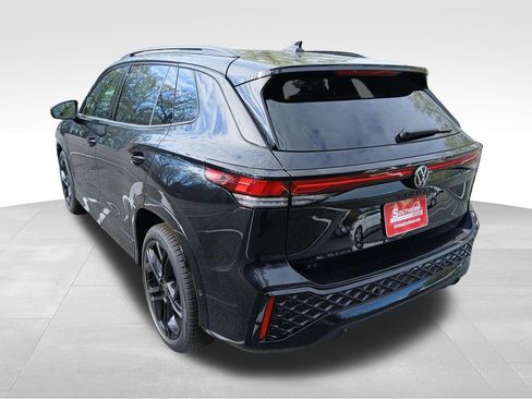 New 2026 Volkswagen Tiguan SE R-Line FWD image 3