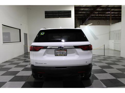 Used 2022 Chevrolet Traverse LT image 5
