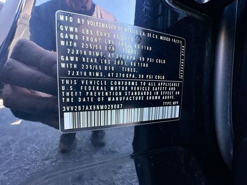 Used 2022 Volkswagen Tiguan SE w/ Panoramic Sunroof Package image 39