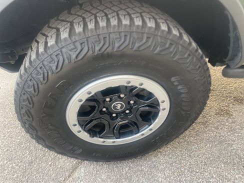 Used 2023 Ford Bronco Badlands w/ Sasquatch Package image 12