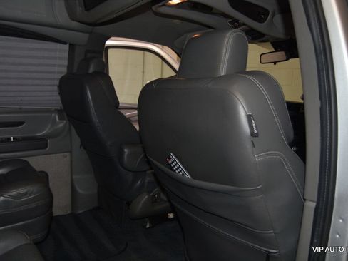 Used 2020 GMC Savana 2500 Extended w/ Enhanced Convenience Package RWD image 14