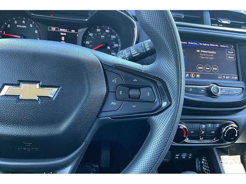 Used 2023 Chevrolet TrailBlazer LT AWD/4WD image 11