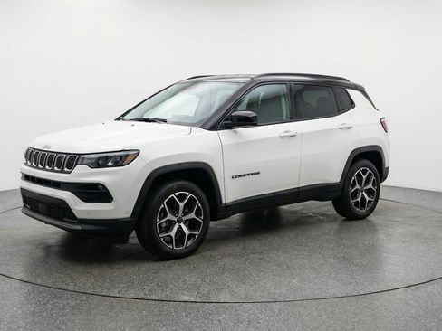 Used 2025 Jeep Compass Limited AWD/4WD image 3