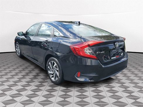 Used 2018 Honda Civic EX image 4