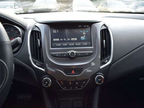 Used 2017 Chevrolet Cruze LT image 16