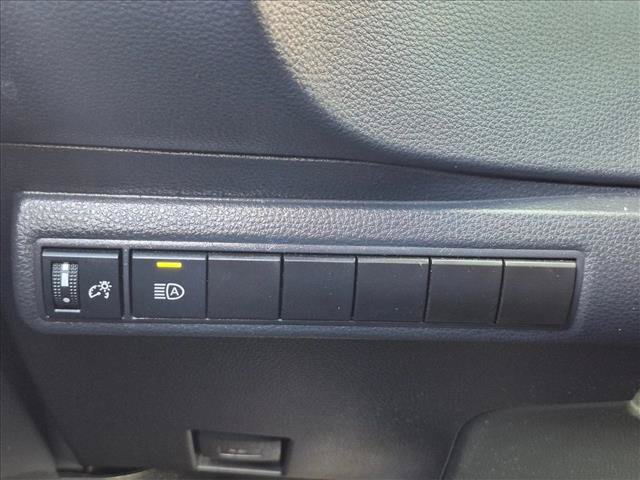 Used 2025 Toyota Corolla LE FWD image 16