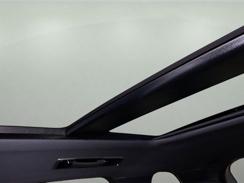 Used 2025 Land Rover Range Rover Sport SE image 27