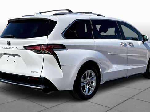 Certified 2026 Toyota Sienna Limited image 13