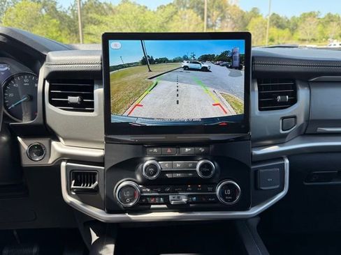 Used 2024 Ford Expedition Max XLT image 19