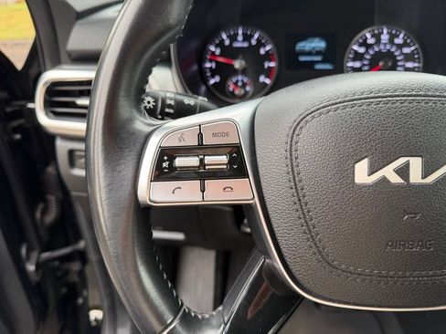 Used 2022 Kia Telluride LX AWD/4WD image 17
