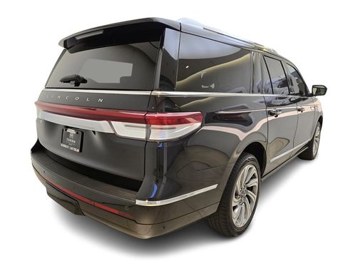 Used 2024 Lincoln Navigator L 4WD image 9